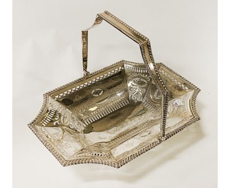 H/M SILVER HANDLED FRET WORK FRUIT DISH 19OZS APPROX