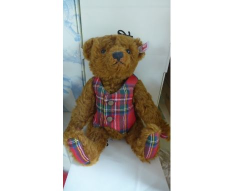 A Steiff Angus the Scottish Bear, 27cm, mohair, limited edition number 325 of 2000 - with original certificate and box, in go