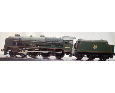 OO scale Bachmann 31-225, Royal Scot class, 46102, Black Watch, Green, Early Crest in excellent condition, box with wear. UK 