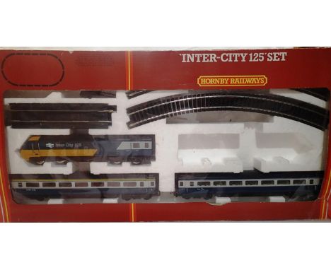 OO scale Hornby R541 Intercity 125 set comprising of dummy trailer car and two coaches, one missing glazing on one side, miss