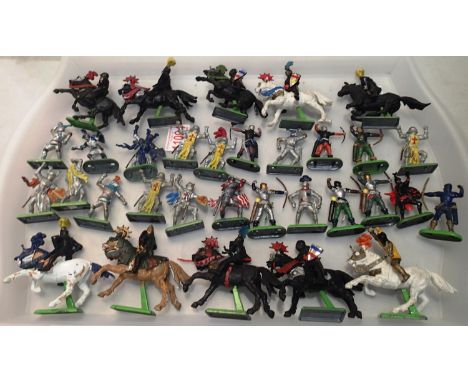 Thirty Britains knights including detail. UK P&amp;P Group 3 (£30+VAT for the first lot and £8+VAT for subsequent lots) 