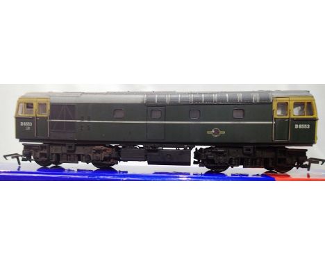 OO scale Heljan class 33, D6553, Green, weathered, body loose, buffer beams detatched, one missing, no paperwork, box has wea