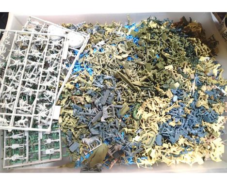 Large quantity of Airfix and other 1/72 scale plastic figures, mostly unpainted, some still on sprue. UK P&amp;P Group 1 (£16