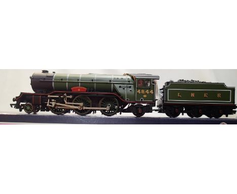 OO scale Bachmann 31-558, class V2, Coldstreamer, 4844, LNER Green in excellent condition, box has wear. UK P&amp;P Group 1 (