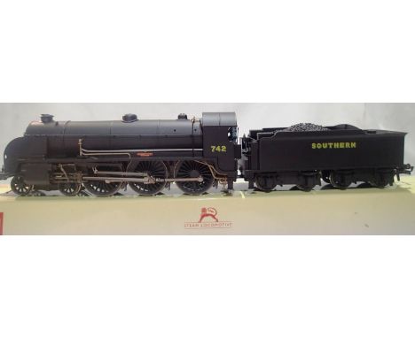 OO scale Hornby R3527 class N15, Camelot, 742, Southern Black, in excellent condition, detail fitted, part boxed, no paperwor