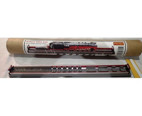 OO gauge Proses, Rolling Road and wheel cleaning set for locomotives up to L: 50 cm, appears complete/unused. UK P&amp;P Grou
