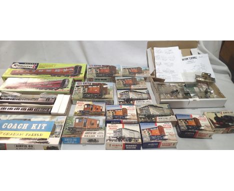 OO scale selection of kits including Judith Edge kits, LSWR BO-BO electric loco, started, appears complete plus Airfix tank l