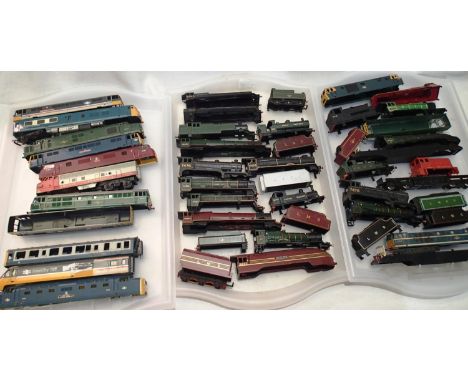 Selection of OO scale locomotive bodies, diesel and steam, plus tender tops. UK P&amp;P Group 1 (£16+VAT for the first lot an