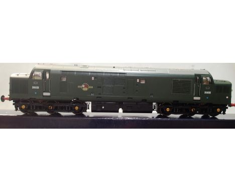 OO scale Bachmann 32-778 class 37 diesel, D6826, Green, Late Crest in excellent condition, headcode glazing detatched, presen