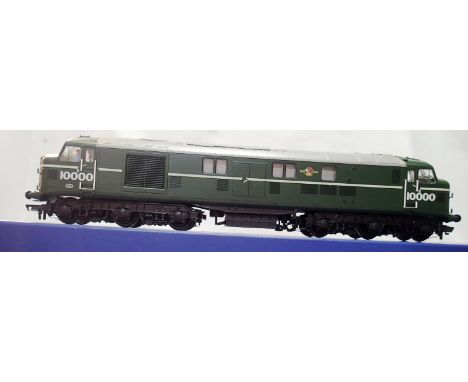 OO scale Bachmann 31-996, LMS 10000, Green/eggshell band, Late Crest, in near mint condition, box with storage wear. UK P&amp