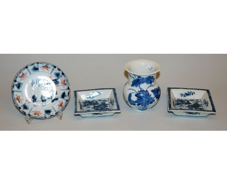 Vier Blauweiß- und Imari-Porzellane, China 18. &amp;amp; 19. Jh.kleiner Imari-Teller, Dm 12 cm, zwei quadratische Schalen mit