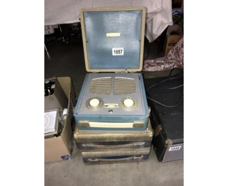 3 vintage cased Vidor radios (Collect only & sold as seen)