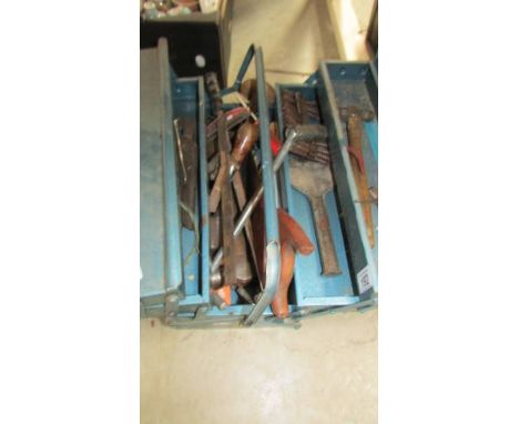 A cantilever tool box and tools. (Collect only)