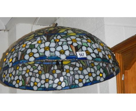 A good Tiffany style lamp shade, 50 cm diameter. (Collect only).