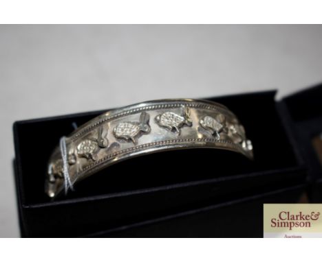 A 925 rabbit decorated bangle 