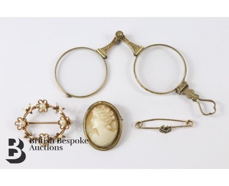Miscellaneous brooches, including a 9ct pearl garland brooch approx 35 x 30 mm; seed pearl crescent pin brooch approx 35 mm c