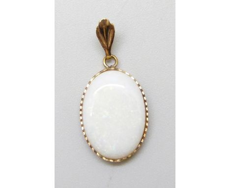 A yellow metal mounted simulated opal pendant, 0.9g, 2.1cm