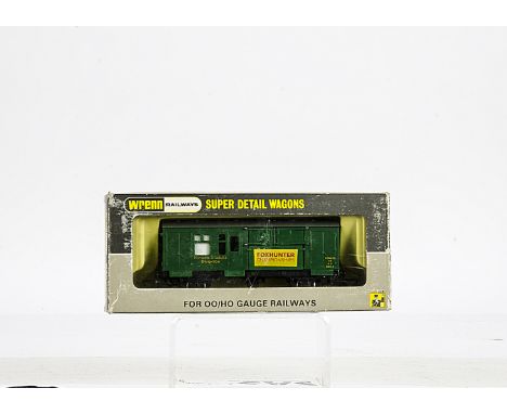 Rare Wrenn 00 Gauge Wagons, W.4315 'Royden Stables' Green Horse Box x 2, both examples of 'no date' version, 1 being an examp