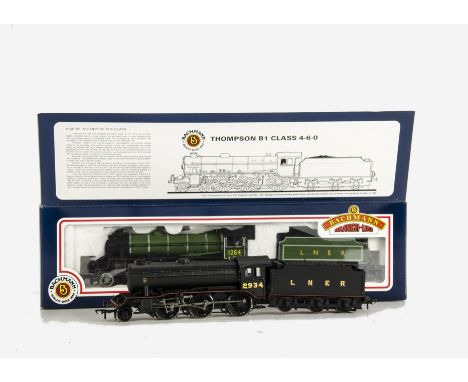 Two Bachmann OO Gauge LNER Locomotives and Tenders, comprising ref 31-700 B1 class 4-6-0 no 1264 in LNER green, together with