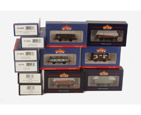 One Dozen Bachmann 4-wheeled Freight Stock,  identical to previous lot, all E, boxes E (12)  