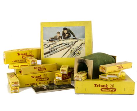 Tri-ang TT Gauge Train Set and Accessories, T2 Set comprising BR black unlined Jinty, Trucks (4), track, badge and oil, in or