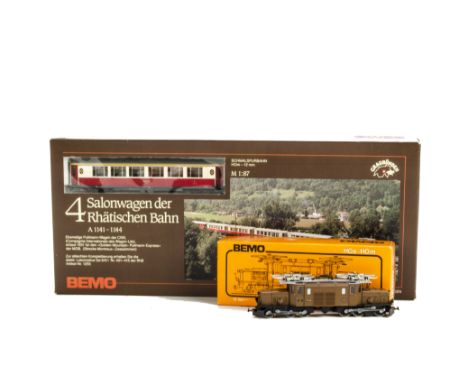 A Bemo HOm Narrow Gauge RhB 'Salonwagen' Pack and 'Krokodil' Electric Locomotive, Coach pack reference 3272/S, containing 4 v