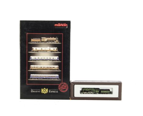 Marklin Z Gauge Continental Orient Express Train Pack and additional Locomotive,  train pack ref 8108, with Nord Pacific Loco