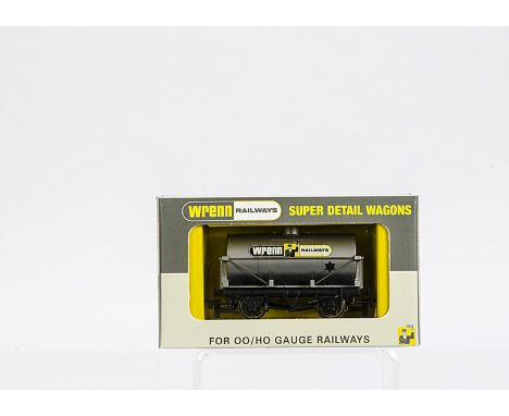 Rare Wrenn 00 Gauge Special Limited Edition Wagons, W5517 Limited Edition Silver 'Wrenn Railways' 4 Wheel Tankers x 2, number