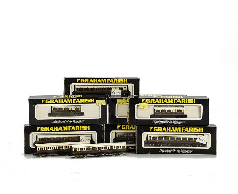 Graham Farish N Gauge GWR Coaching Stock, including four early-livery bogie coaches (ref 0624/0634), two in 'shirtbutton' liv