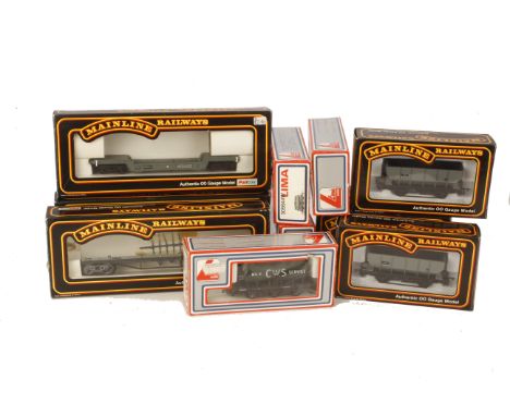 OO Gauge Freight Stock by Mainline and Lima, including four 21T hopper wagons, four bogie bolster wagons and one Weltrol by M