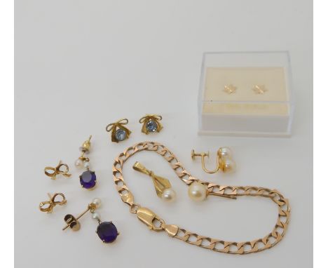 A 9ct curb chain bracelet, 9ct amethyst and pearl earrings and other examples of 9ct and yellow metal earrings etc, weight to