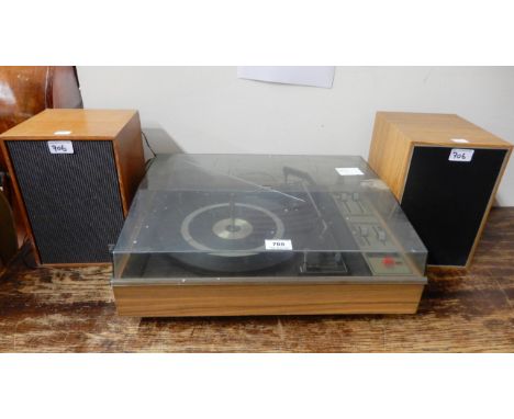 A Stereosound Productions Ltd Super 10 turntable with built in amplifier with two assorted speakers Condition Report: Availab