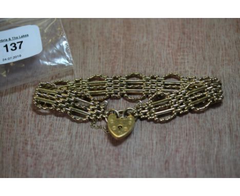 9ct gold gate bracelet - heart shaped padlock clasp