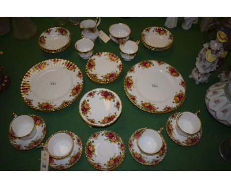 A Royal Albert 'Old Country Roses' pattern part tea and dinner service.