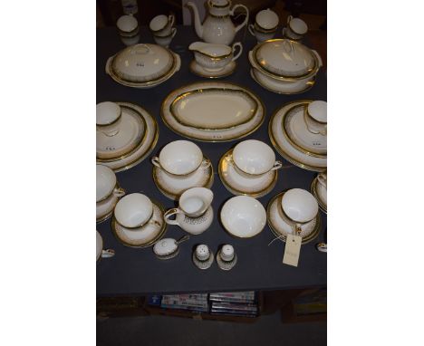 A Royal Grafton "Majestic" part dinner and tea service, with green and gilt decoration, to include: tureens, tea cups, sauce 
