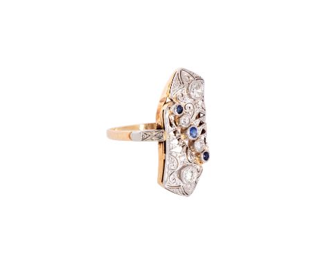 Ring mit Diamanten, Altschliff und Rosen, ges. ca. 0,45 ct, LGW-GW (I-K)/VS-P, 3 Saphire, rund facettiet, ca. 2mm, berieben, 