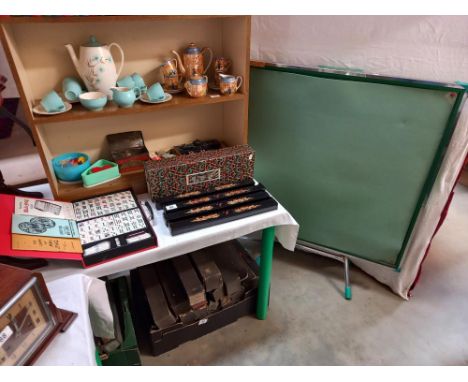 A vintage Mahjong set and various counters, dominoes &amp; a games table etc. (games table missing 1 drawer) COLLECT ONLY