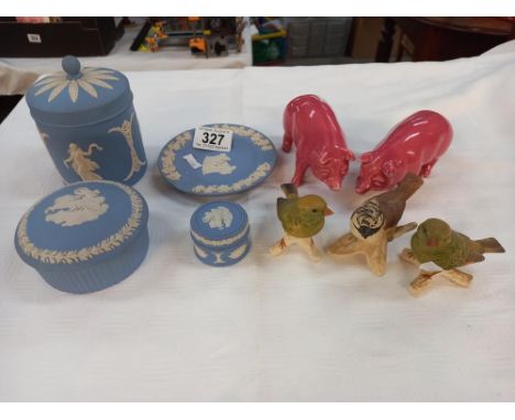 2 Victorian china pigs (1 has chip to ear) 3 Goebel birds and 4 pieces of Wedgwood