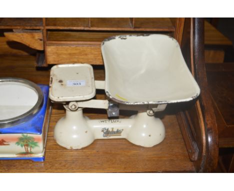A set of Weylux kitchen scales 