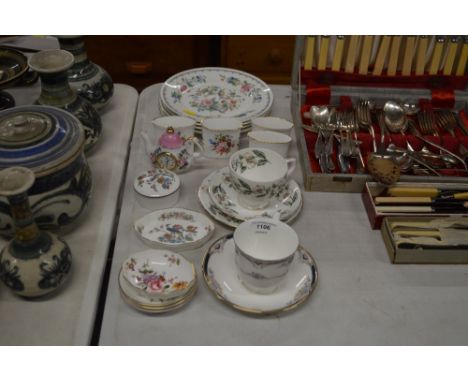 A quantity of good quality china to include: Aynsley "Pembroke" pattern plates, Royal Worcester vases etc.