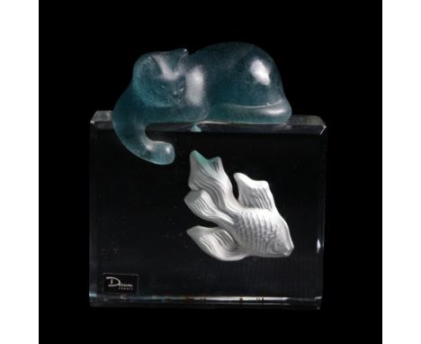 Daum crystal and pâte de verre sculpture modelled as a cat seated atop an aquarium, with intaglio engraved fish, H13.5cm Cond