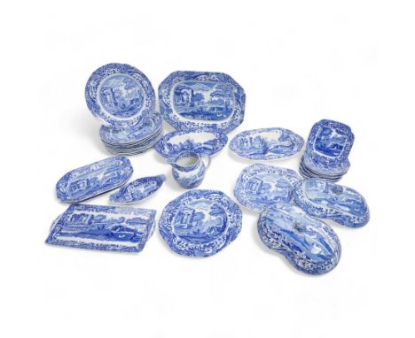 Copeland Spode Italian table ware to include a pair of tureens, two pairs of vases, serving jugs, pair of vegetable dishes, o