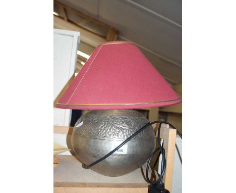 TABLE LAMP BASE AND SHADE