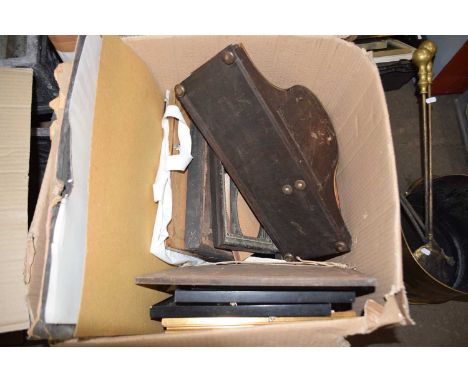 BOX CONTAINING LARGE QUANTITY OF VINTAGE PHOTOGRAPH FRAMES, PRINTS, CLOCK (A/F) ETC