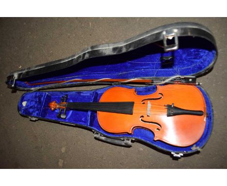 CASED VINTAGE VIOLIN