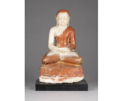 EINE SITZENDE STATUE DES SHAKYAMUNI AUS ALABASTER Burma, 19. Jahrhundert Alabaster. H 37.8 cm. Der Buddha sitzt im Meditation