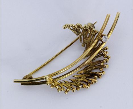 BROSCHE585/000 Gelbgold mit Zirkonia. L.5cm, Brutto ca. 4,5g   A BROOCH 585/000 yellow gold with cubic zirconia. 5 cm long, g