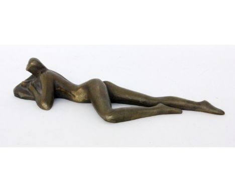 LISA BACHERT2000 Liegender Akt. Bronze, signiert und datiert. Eines von 500 Exemplaren. L.30cm   LISA BACHERT 2000 Lying nude