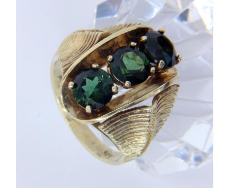 DAMENRING585/000 Gelbgold mit 3 Turmalinen. Ringgr. 56, Brutto ca. 8,5g   A LADIES RING 585/000 yellow gold with 3 tourmaline