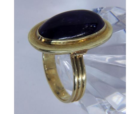 DAMENRING585/000 Gelbgold mit Amethyst. Ringgr. 57, Brutto ca. 6g   A LADIES RING 585/000 yellow gold with amethyst. Ring siz